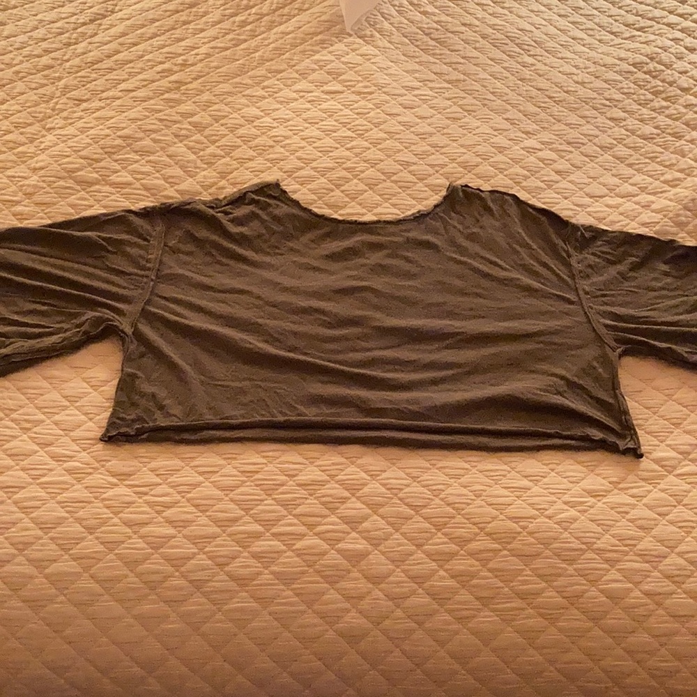 Natural Life  Medium, dark green, cropped top